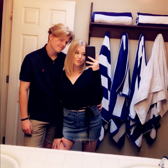 Meet your Posher, Olivia - Picture 3 of 5